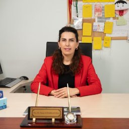 Baş, Nazan Gürarslan