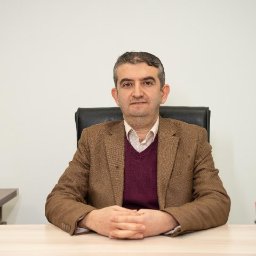 Solmaz, Adnan