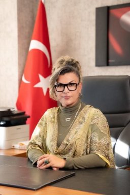Sezer, Süreyya Yonca